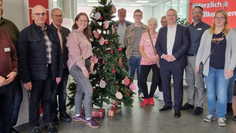 Wunschbaum der Bürgerstiftung: 280 Wünsche warten auf die Jüchener