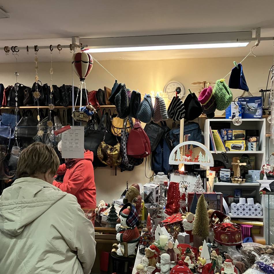 Second-Hand-Shop in Hückeswagen: „So was wie hier finden wir in Köln nicht“