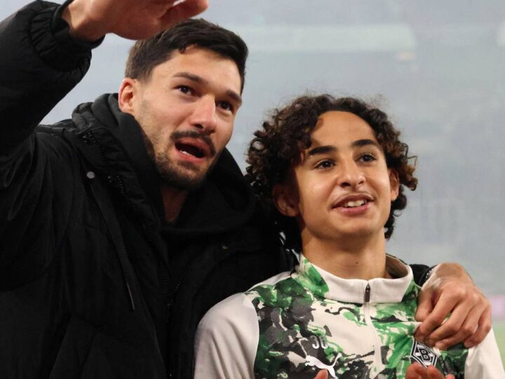 Nach dem Derbysieg geknipst: Kleindienst und Mohya – was ein Foto über Gladbachs Team aussagt