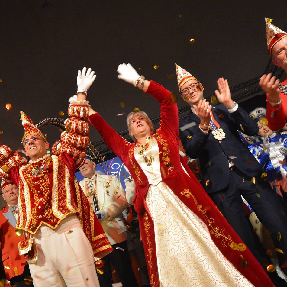 Proklamation mit Tränen der Freude: Prinzenpaar erobert die Neusser Narren