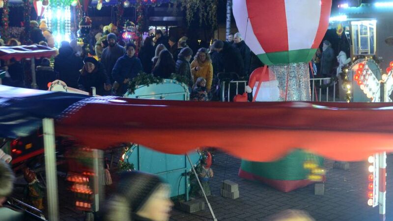Veranstaltung auf der Neusser Furth: Nikolausmarkt erstmals mit Terror-Sperren