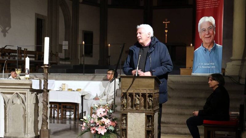 Gedenken an Mönchengladbacher Pfarrer: „Wir wollen das weitertragen, was Eddi Erlemann gelebt hat“