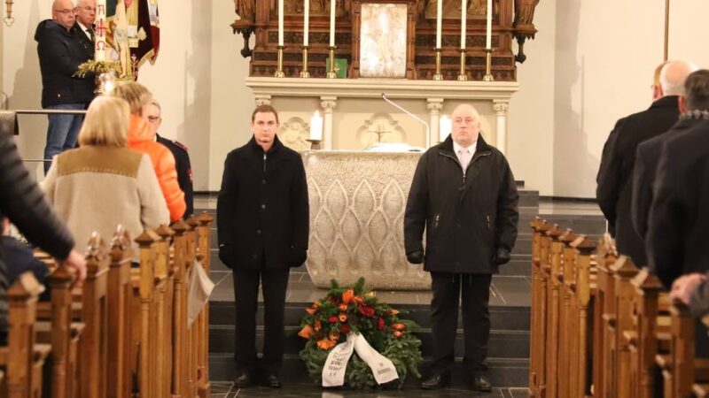 Volkstrauertag in Korschenbroich: Ein Zeichen gegen das Vergessen gesetzt