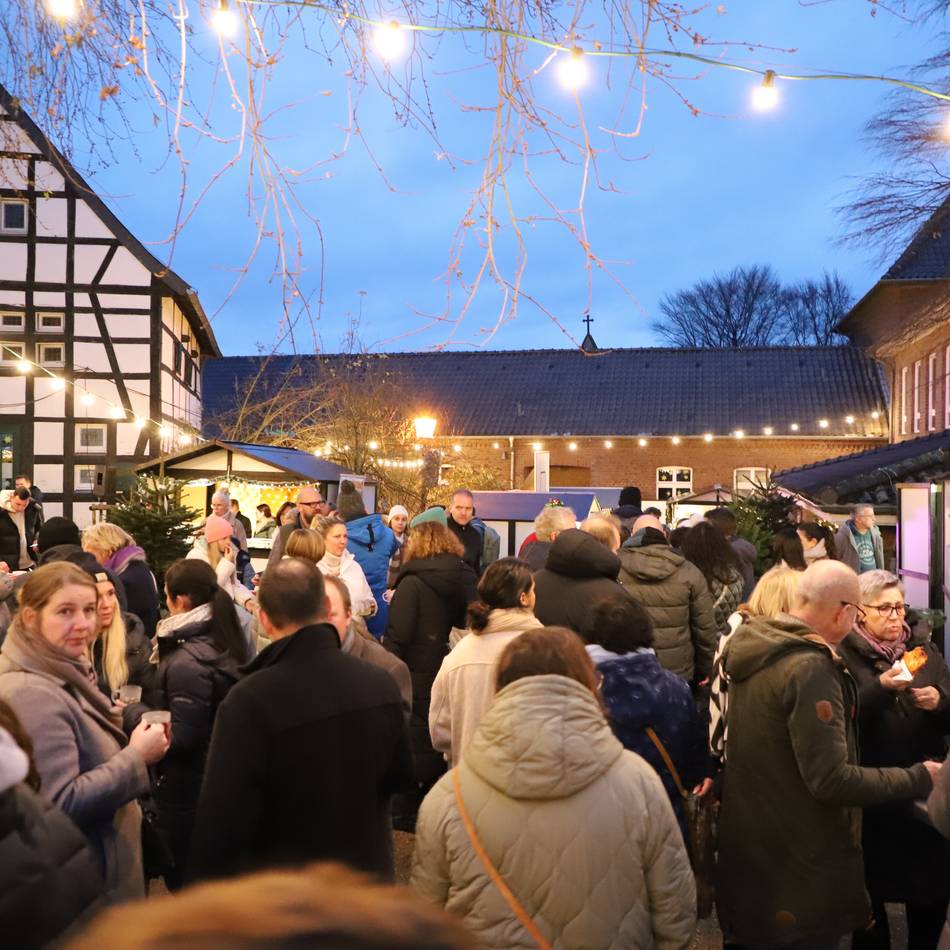 Weihnachtsmarkt in Korschenbroich-Liedberg: „Das ist schon was Besonderes, so ein Ambiente findet man selten“