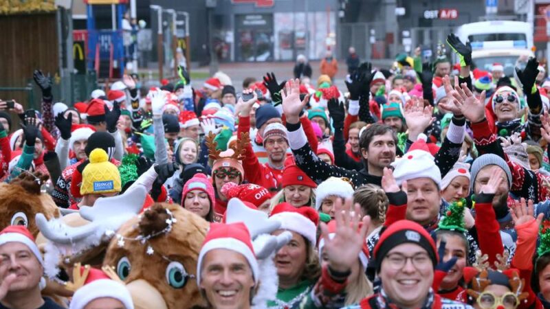 Ugly Christmas Sweater Run in Leverkusen: Bestzeit egal, Hauptsache „hässlich“