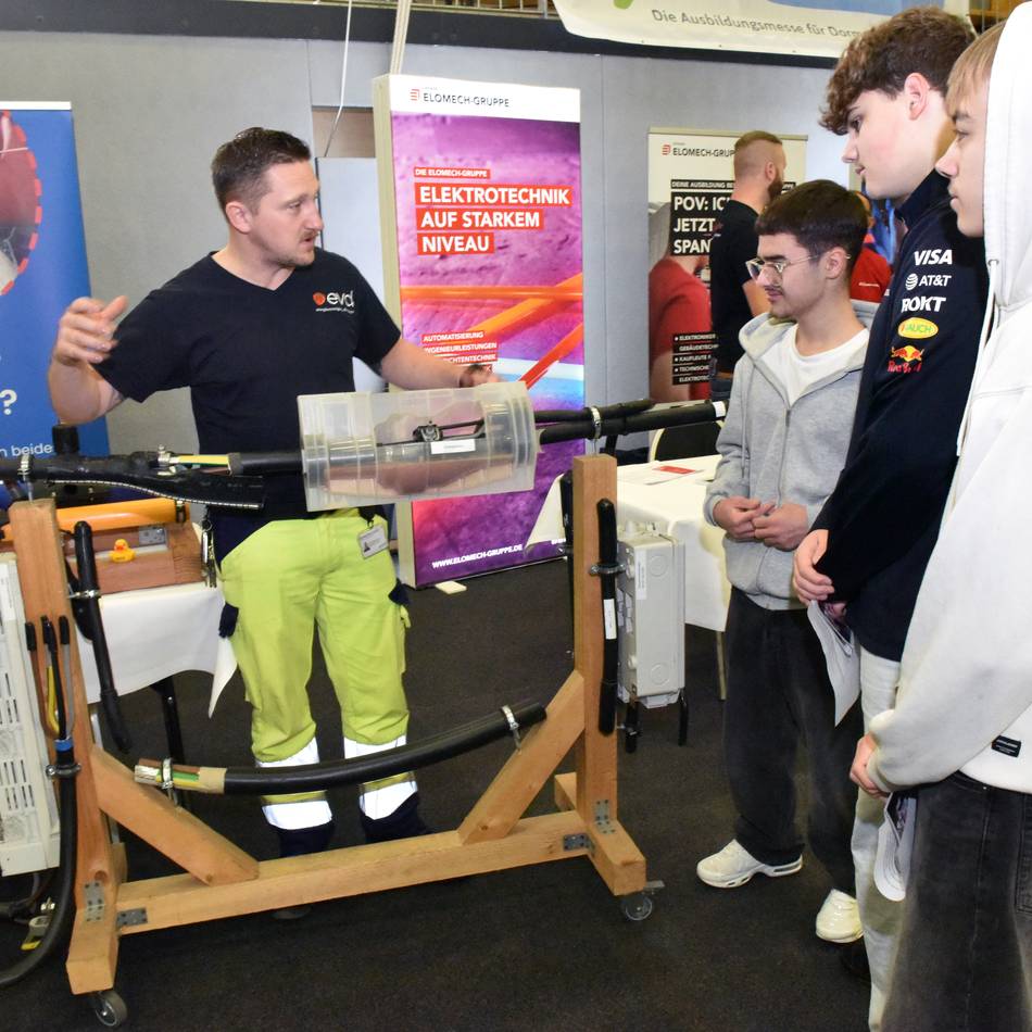 „Date your Job“- Messe in Dormagen: Wo Schüler Fragen zu Aus- und Weiterbildung stellen können