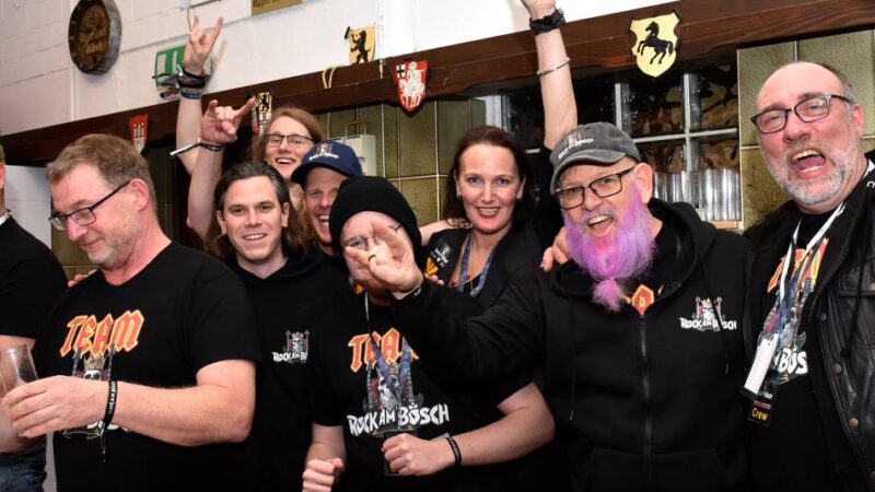 Premiere von „Rock am Bösch“: Hubertussaal in Straberg wird zum Rockpalast