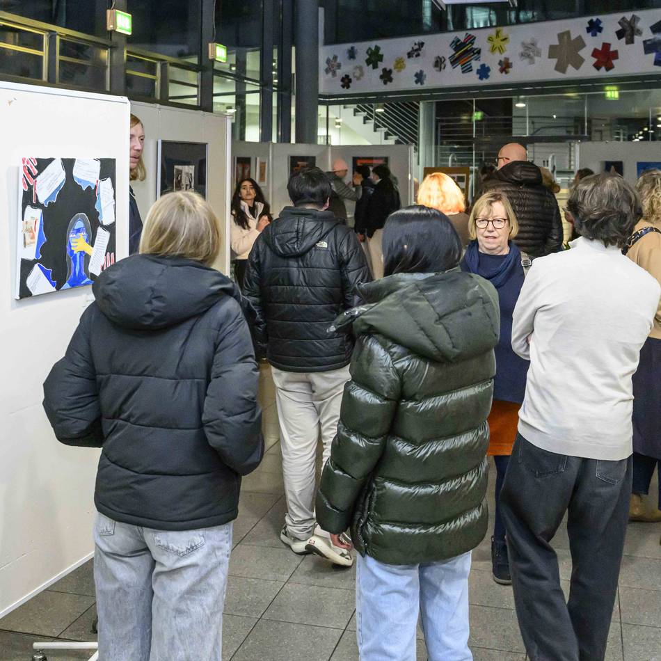 Orange Days in Kaarst: Oberstufe setzt Zeichen gegen Gewalt an Frauen