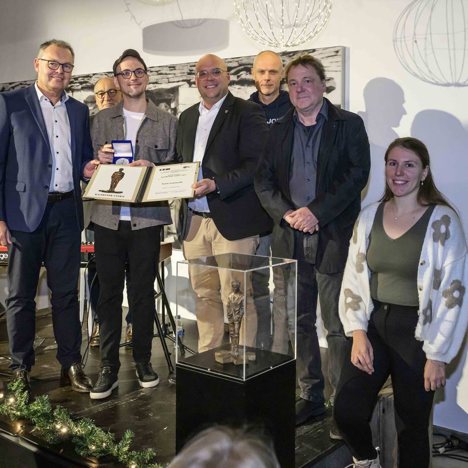 Sven Garrecht mit Kaarster Stern ausgezeichnet: „Er kann eine prägende Stimme der Kleinkunstszene werden“