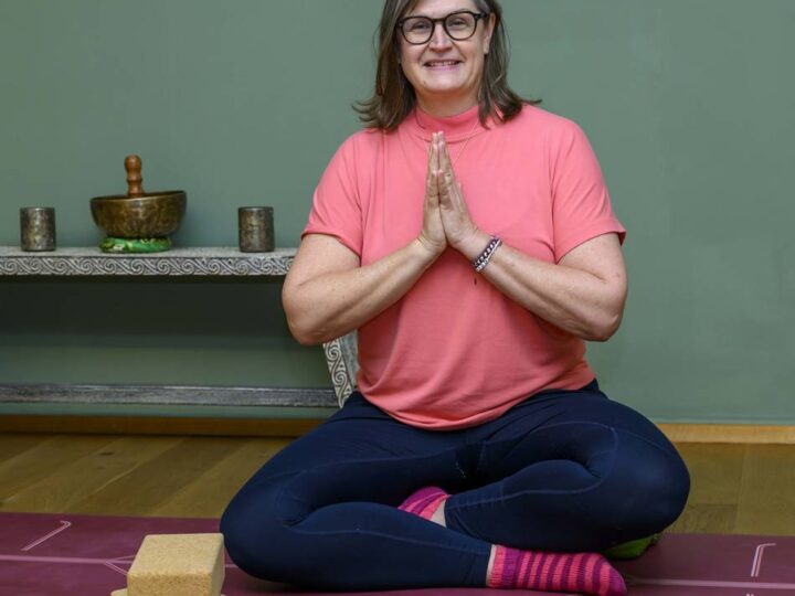 Beamtin unterrichtet in Kaarst: Von der Kriminalpolizistin zur Yoga-Lehrerin