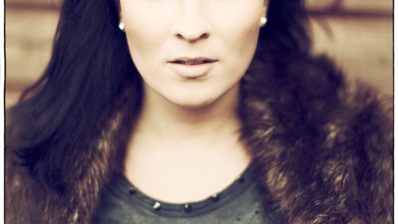 Christina Maria Brenner tritt auf: Weezer Adventssingen mit Musicalstar