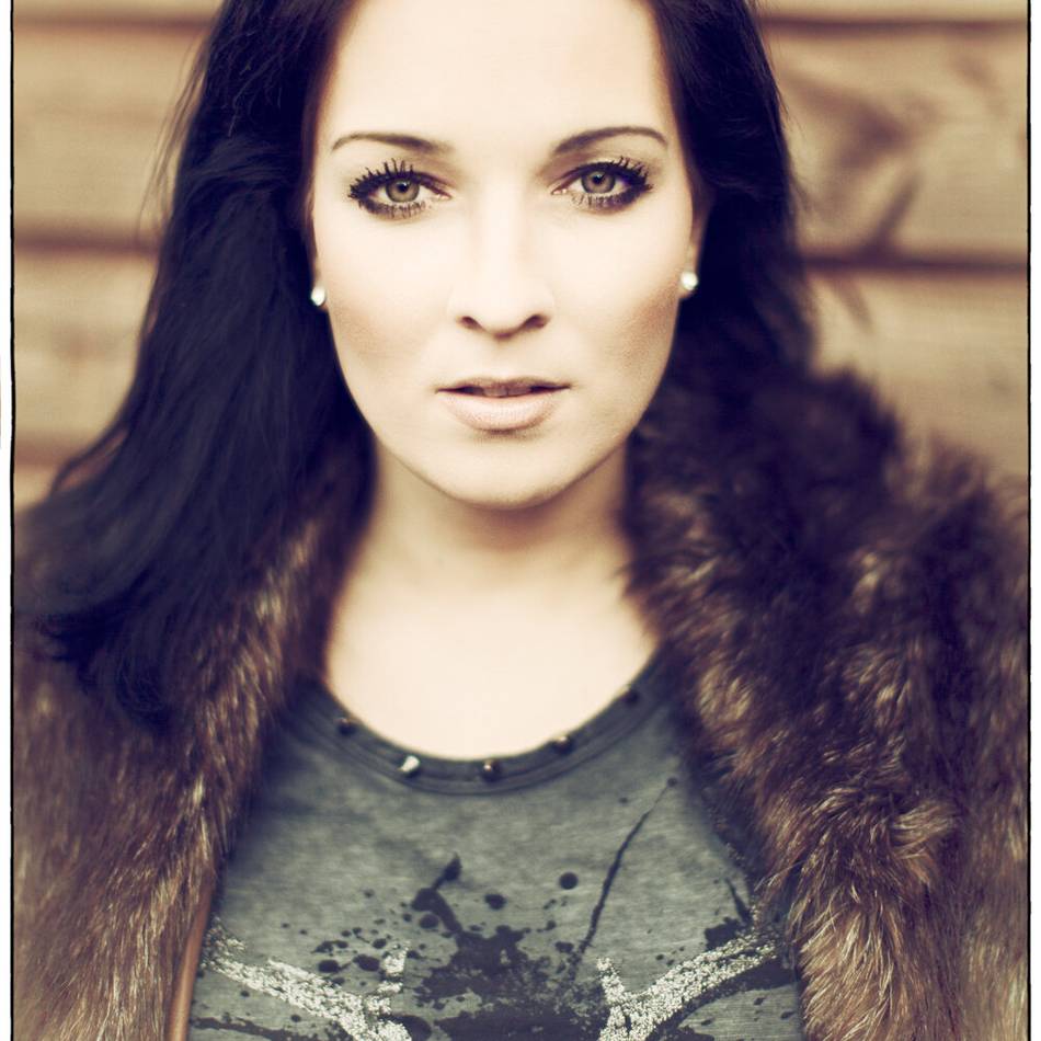 Christina Maria Brenner tritt auf: Weezer Adventssingen mit Musicalstar