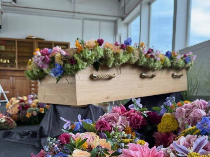 „Letzte Möglichkeit, das Leben zu feiern“: Fünf besondere Trauerfeiern, die im Gedächtnis geblieben sind