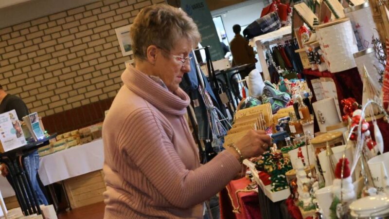 40 Stände in Grevenbroich: Besucheransturm bei Martinsmarkt der Varius-Werkstätten