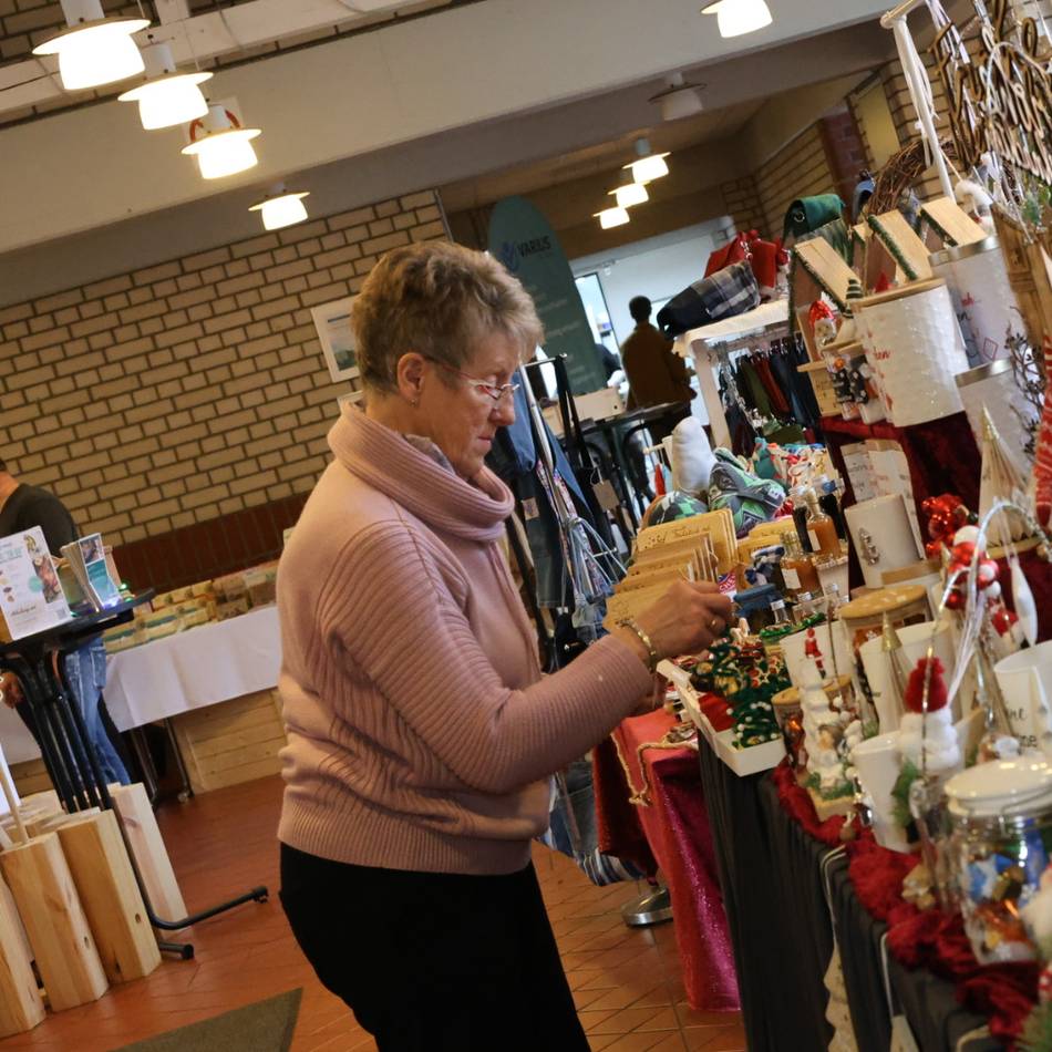 40 Stände in Grevenbroich: Besucheransturm bei Martinsmarkt der Varius-Werkstätten