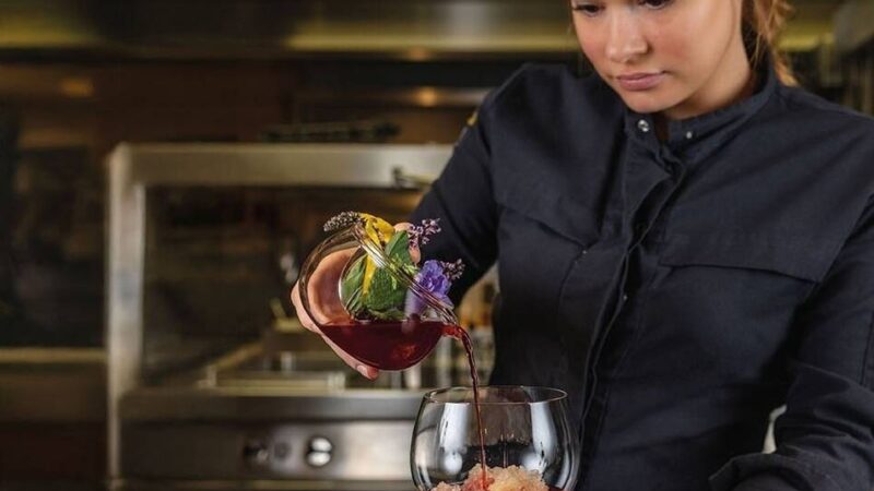 Tipps für Drinks ohne Alkohol: Zwei Düsseldorfer Expertinnen bringen Spaß ins Glas – ganz ohne Promille