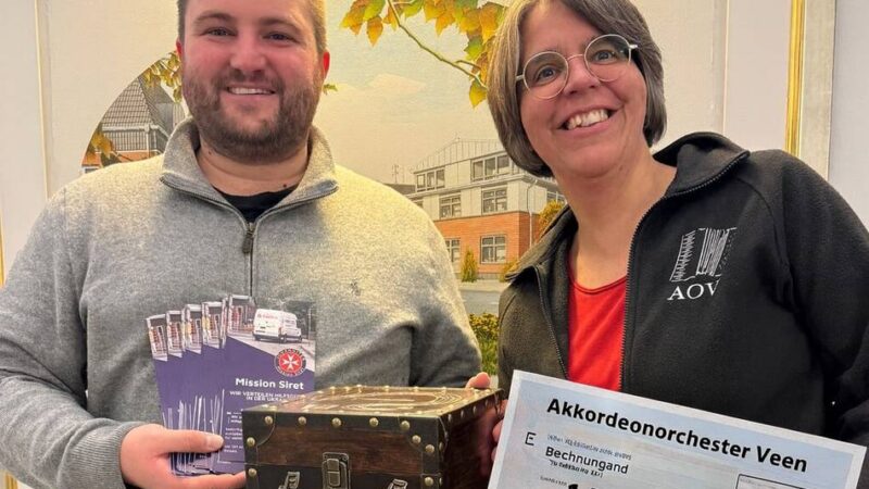 Über 1700 Euro in Alpen übergeben: Akkordeonorchester Veen spendet für die Ukraine-Hilfe