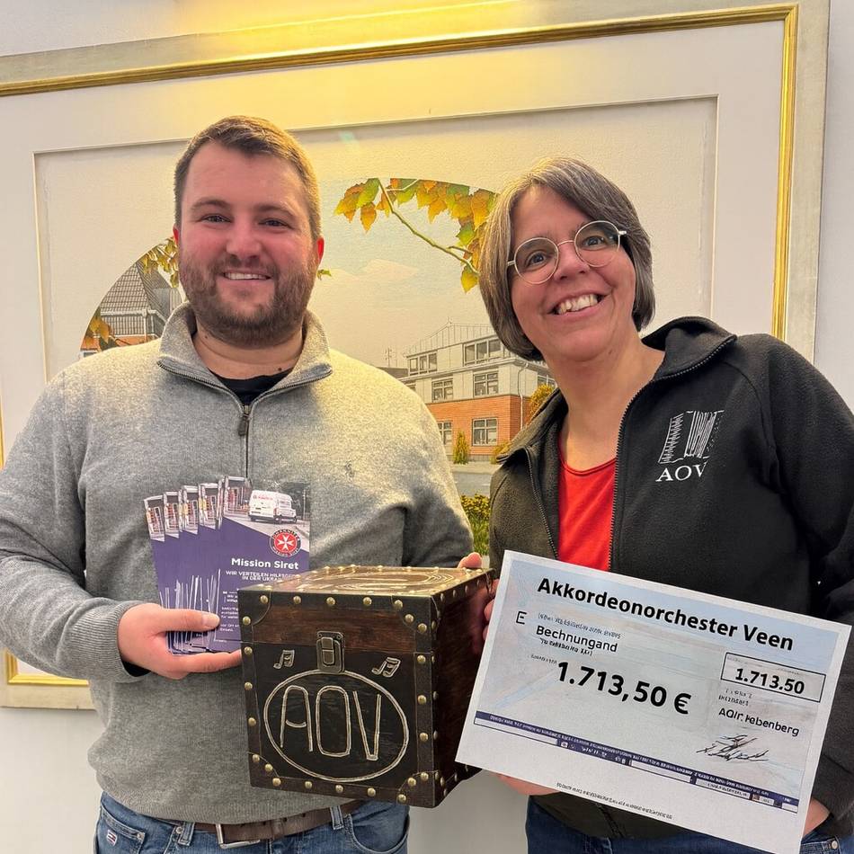 Über 1700 Euro in Alpen übergeben: Akkordeonorchester Veen spendet für die Ukraine-Hilfe