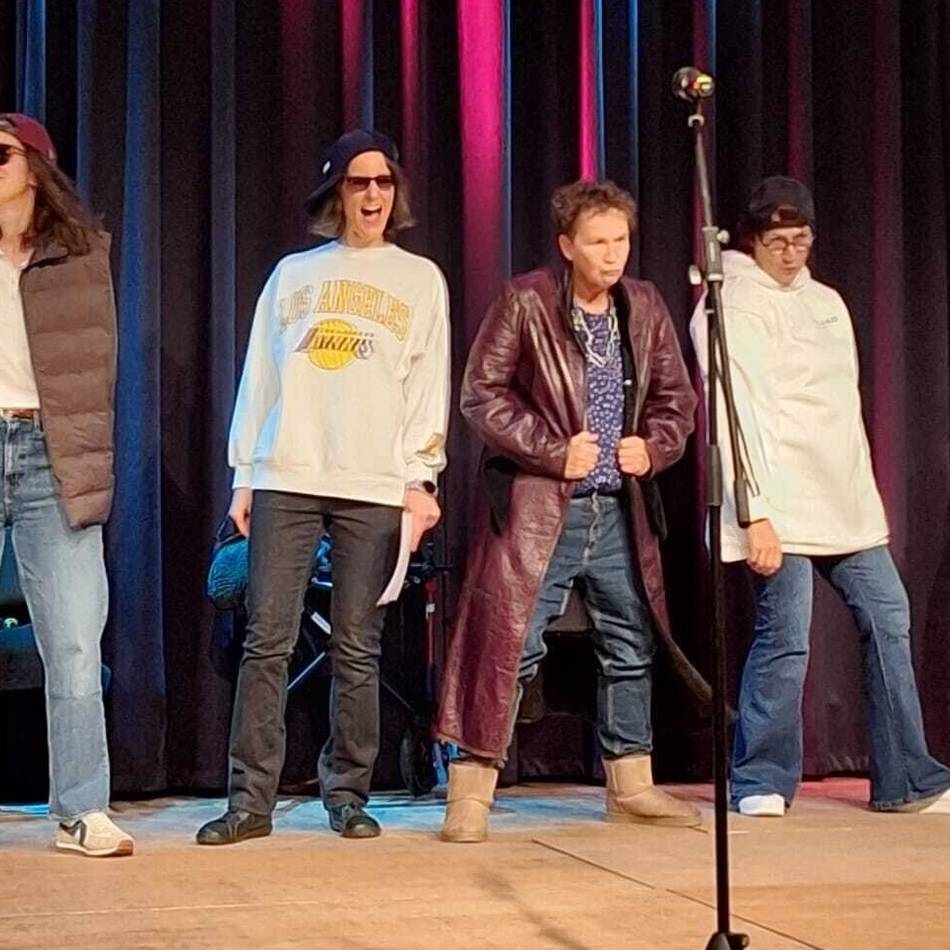 Ein Abend zugunsten schwerkranker Kinder: Theatergruppe Facettenreich begeistert mit „Viva la vida!“ in der Tonhalle Geldern