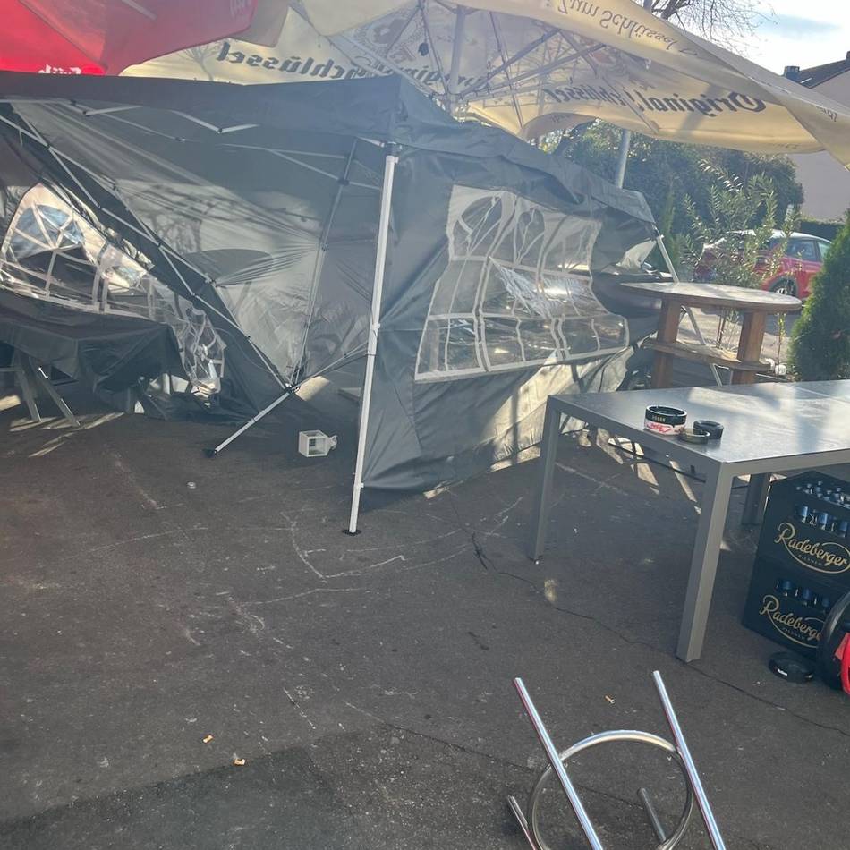 Am Wochenende in Monheim: Randalierer wüten am Baumberger Stübchen