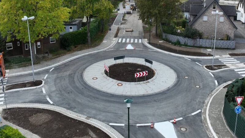 Für mehr Sicherheit im Ort: Neuer Kreisverkehr in Weeze ist fertig