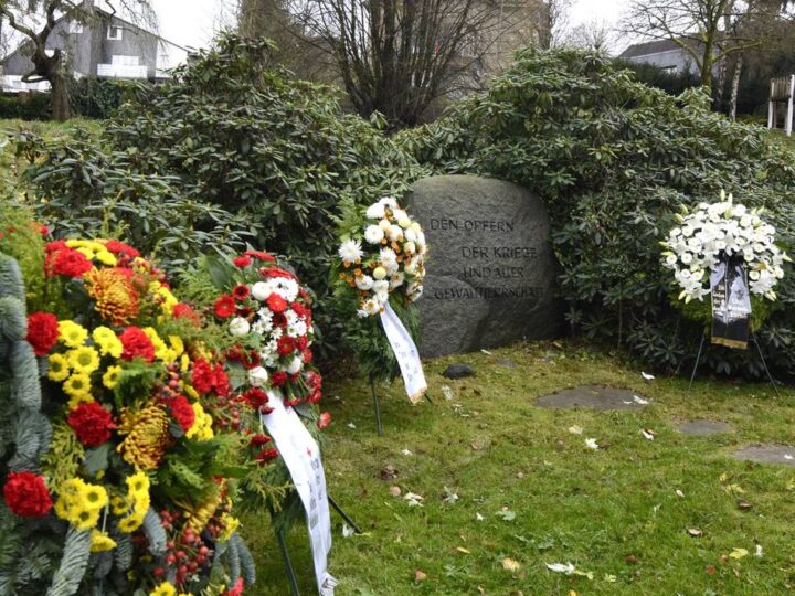 Gedenkveranstaltung in Wermelskirchen: Volkstrauertag – Gedenken an Krieg und Vertreibung