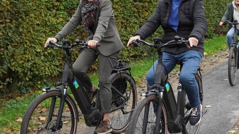 Zwischen Boisheim und Dülken: Bürgermeisterin Anemüller testet sanierten Radweg