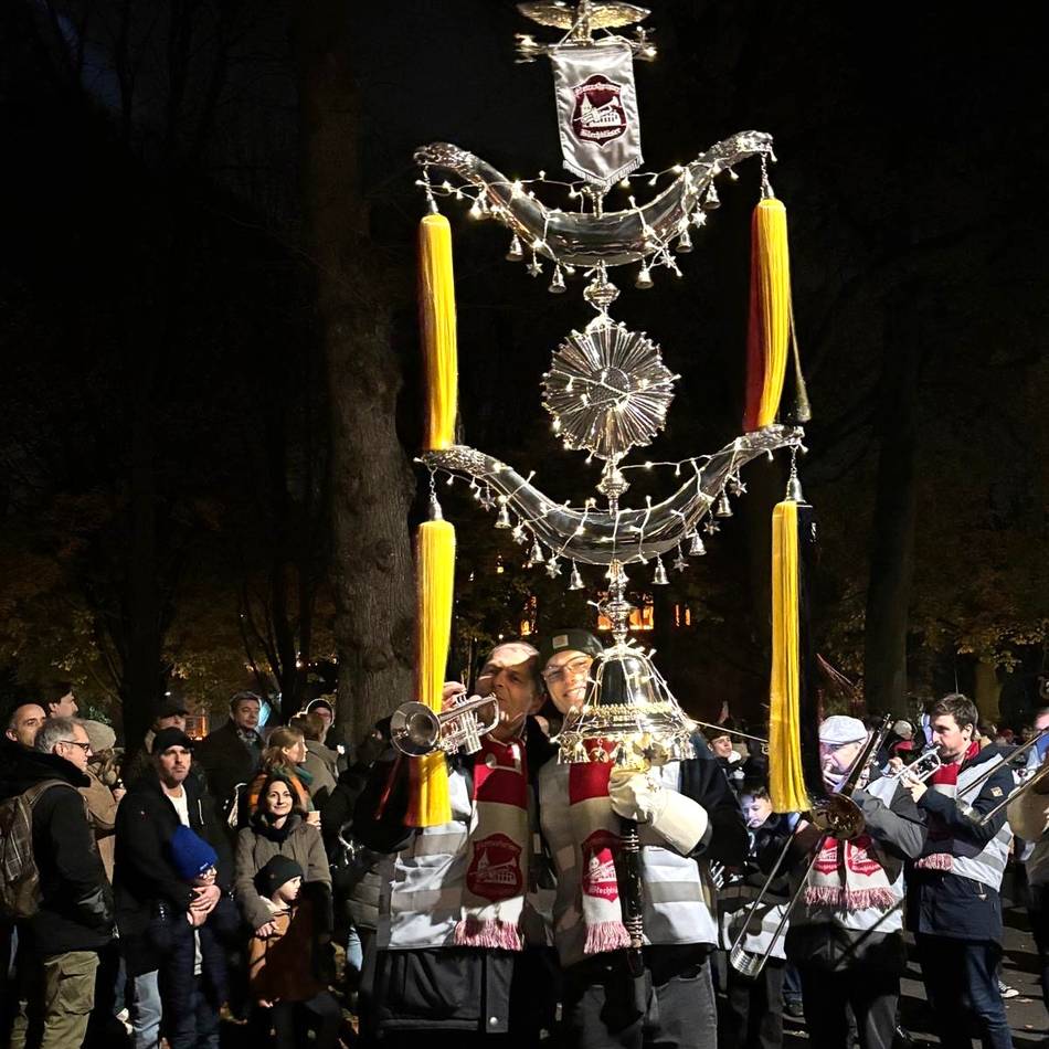 Musik aus Rommerskirchen: Nettesheimer Blechbläser beim größten Martinszug dabei