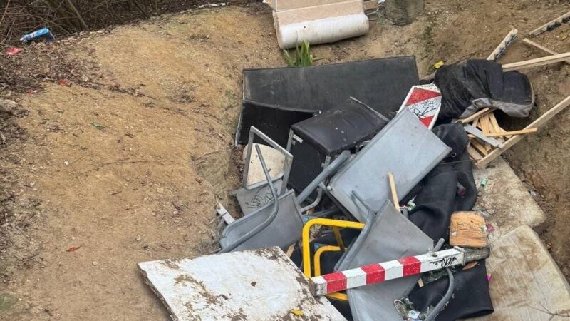 Illegale Entsorgung: Wilder Müll verschandelt das Stadtbild in Kaarst