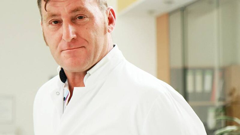 Gesundheit in Meerbusch: Chefarzt informiert über multimodale Schmerztherapie