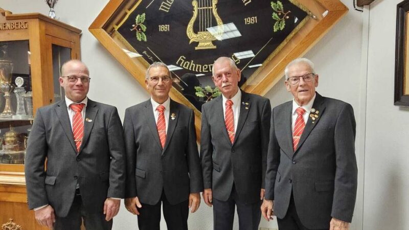 Chormusik in Radevormwald: MGV ehrt Jubilare und bereitet Weihnachtskonzert vor