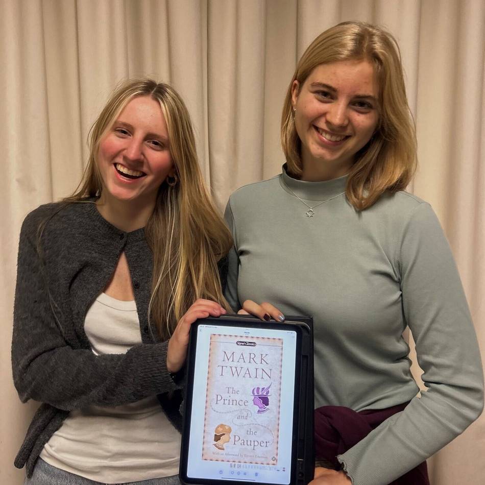 Im Schauplatz in Langenfeld: Blinklichter vor der Premiere am 3. Dezember mit großen Lampenfieber