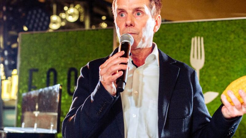 Jürgen Bluhm präsentiert Soiree Chocolat: Stimmungsvoller Abend mit Schokolade im Xantener Ratssaal