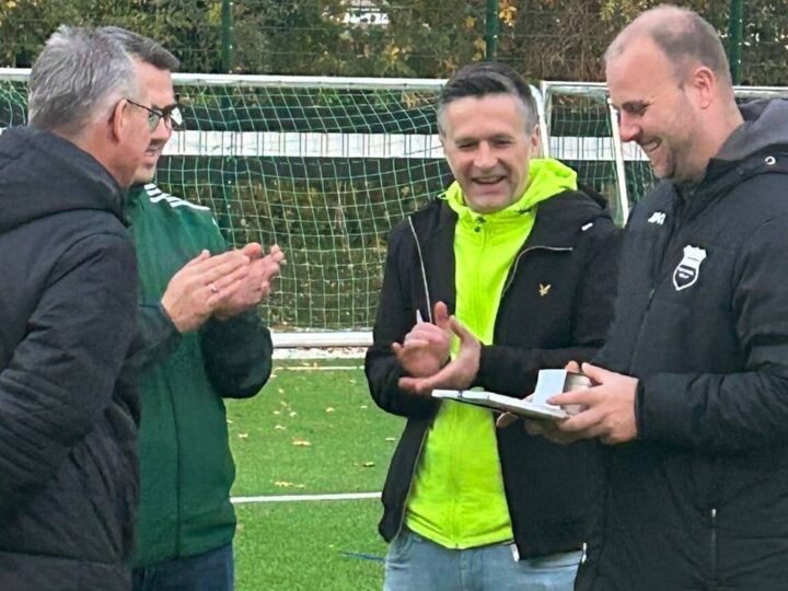 „Eine krasse Wertschätzung“: Broich-Peel überrascht Christian Spinnen mit besonderer DFB-Auszeichnung