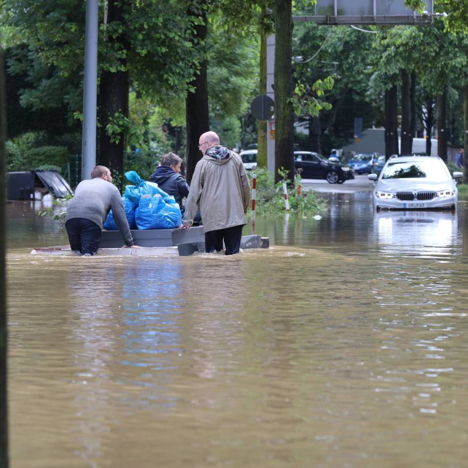 Nach der Flut 2021 in Leverkusen: Feuerwehr und Technische Betriebe informieren zu Hochwasserschutz