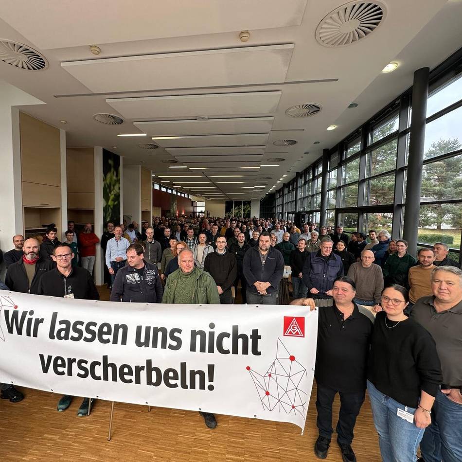„Wir lassen uns nicht verscherbeln“: Rheinmetall-Mitarbeiter protestieren in Neuss