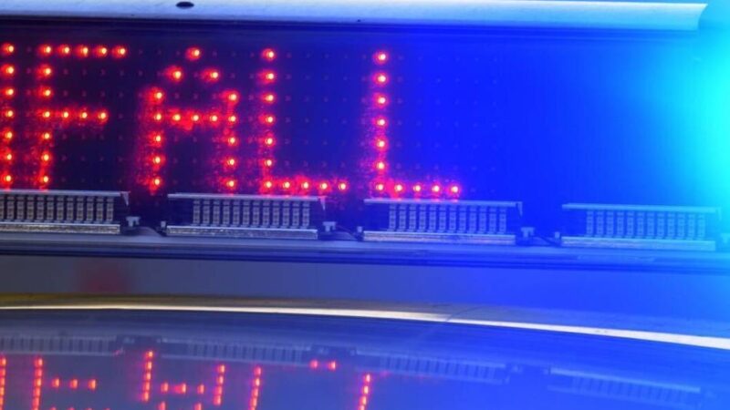 Mögliche Fahrerflucht: Polizei sucht Zeugen nach Unfall von Auto und E-Scooter in Rheinberg