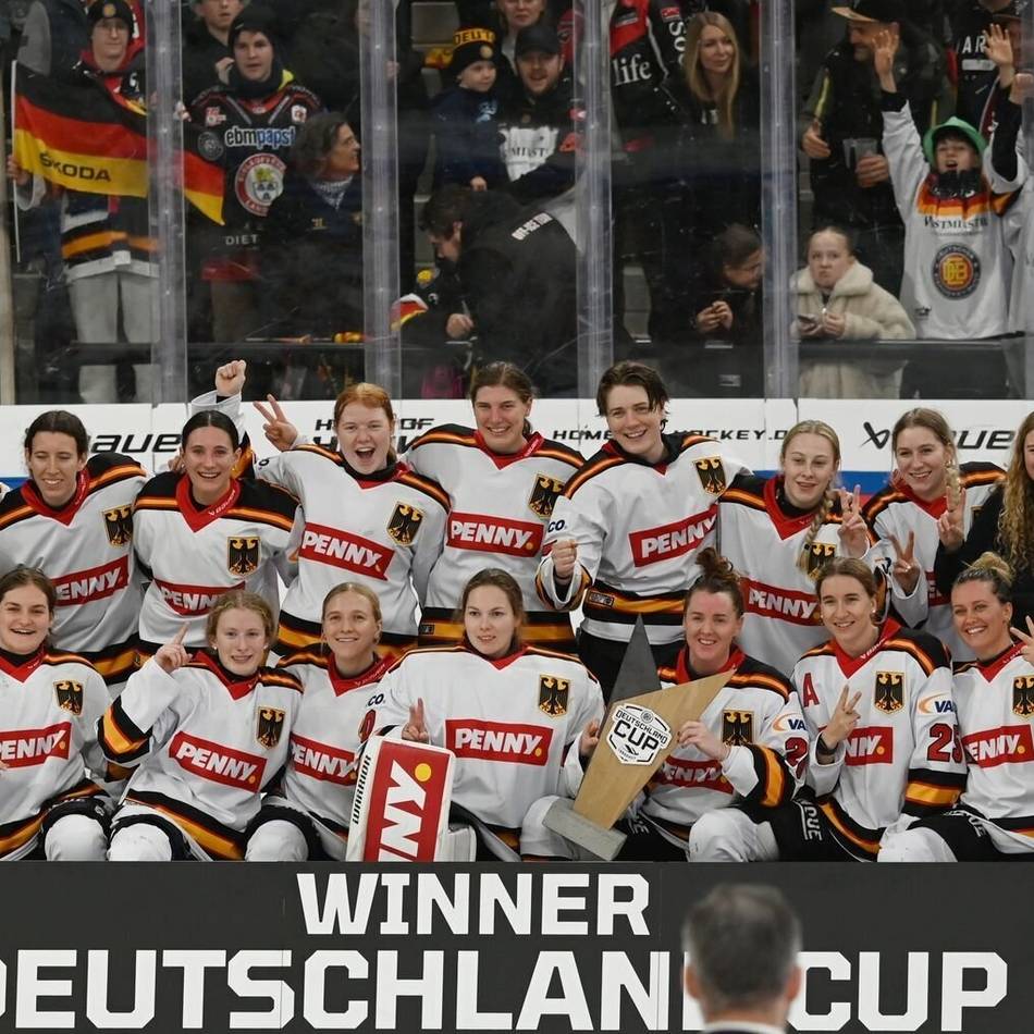„Die Vereine bilden die Jungs aus“: Nach Titelgewinn beim Deutschland Cup – Eishockey-Nationalspielerinnen dringen auf bessere Förderung