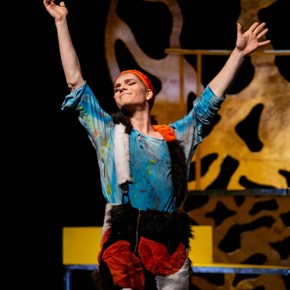 Familienstück im Rheinischen Landestheater in Neuss: Ein Kater stiefelt durch die Welt