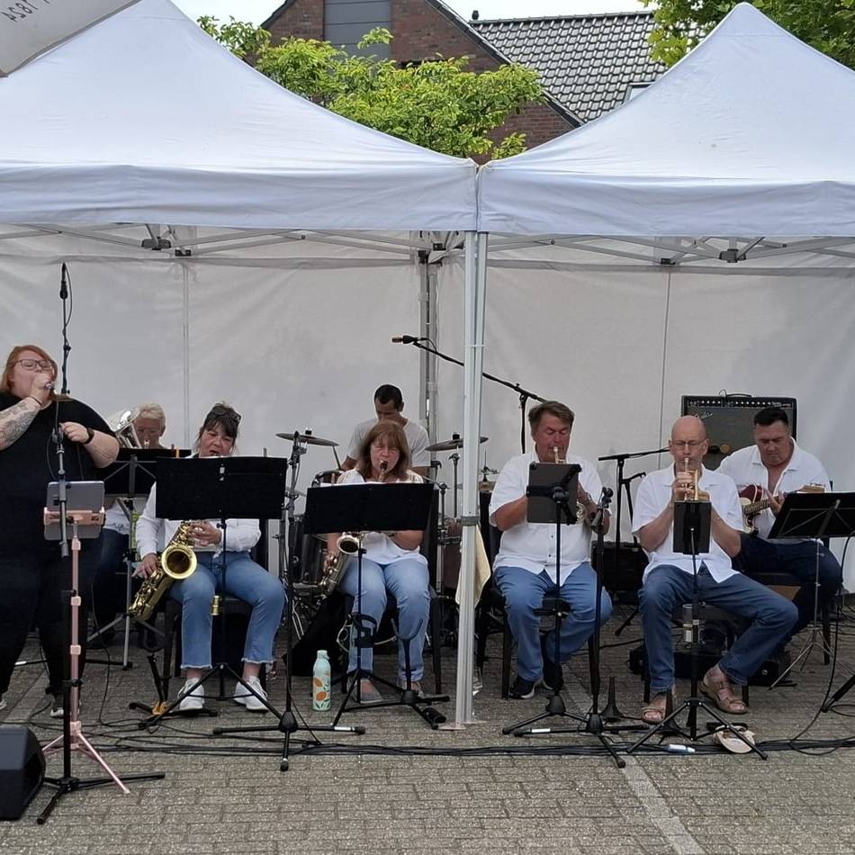 Konzert in Geldern: Tanzbarer Big-Band-Sound in den „Lindenstuben“
