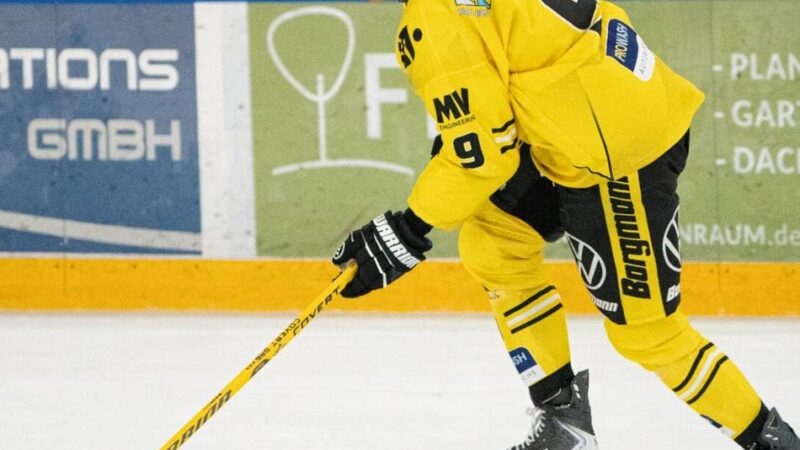 Bei den Lausitzer Füchsen: Krefeld Pinguine feiern Auswärtssieg im Penaltyschießen