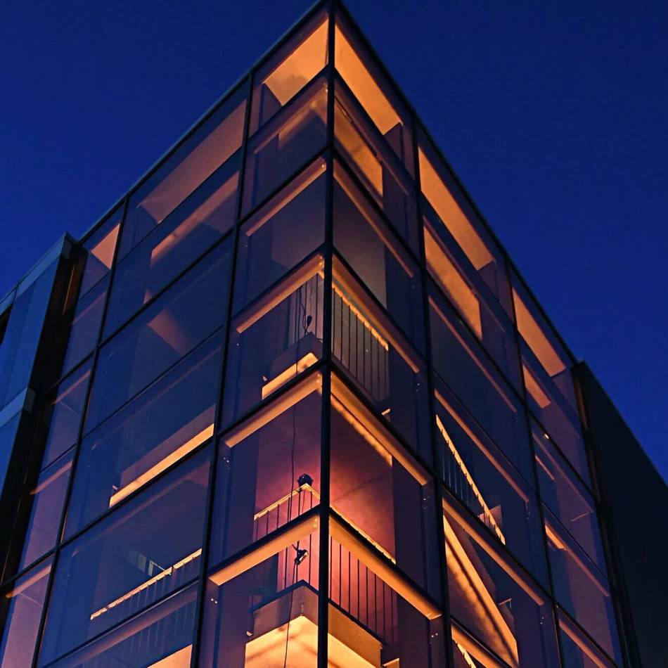 Rathaus leuchtet orange: Gocher Zeichen gegen Gewalt an Frauen