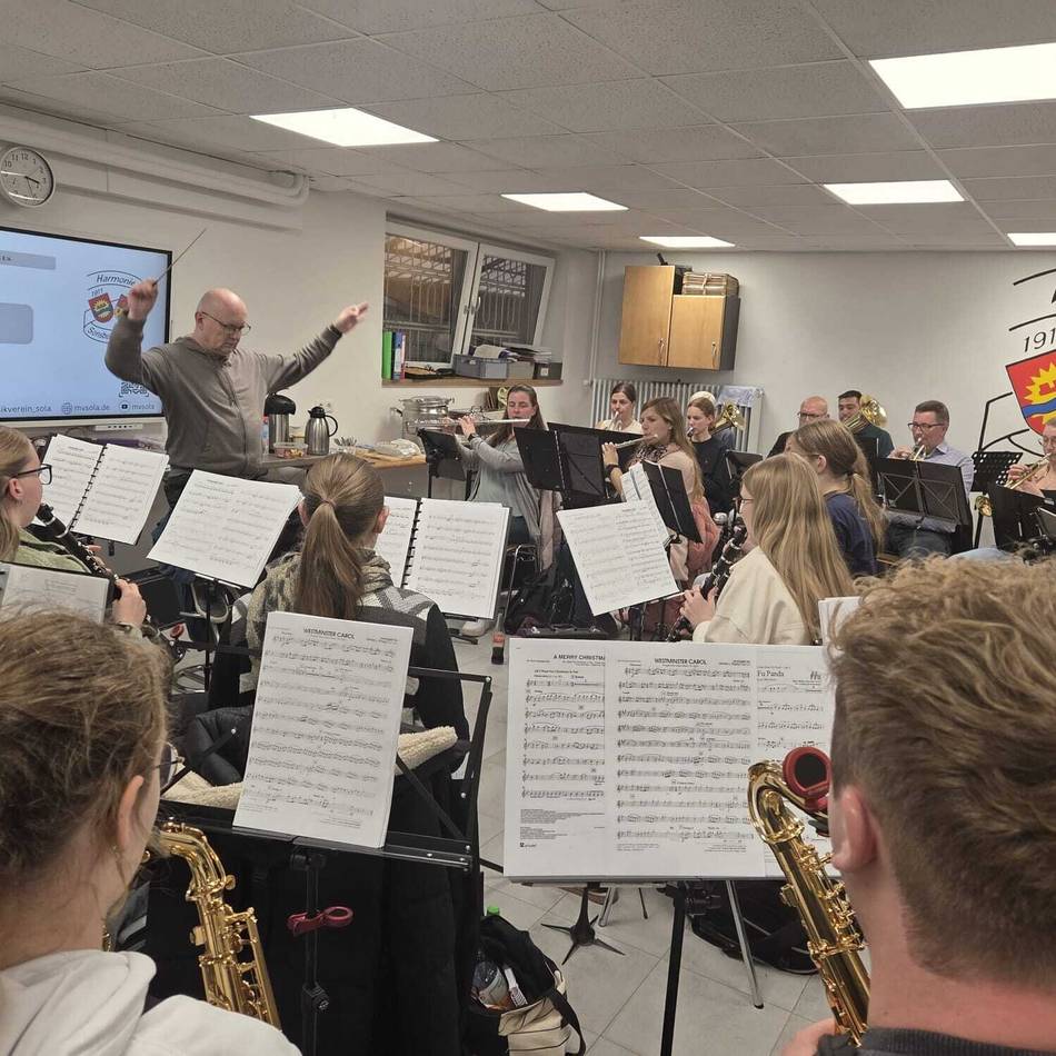 Intensives Probewochenende: Musikverein Harmonie bereitet sich auf vorweihnachtliches Kirchenkonzert vor