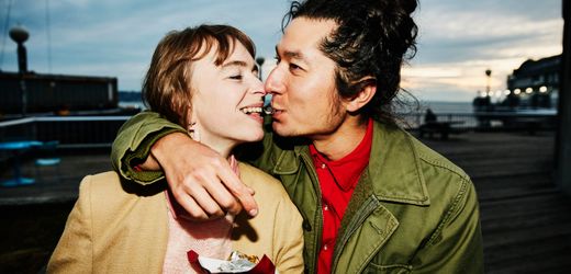 Monogamie und Treue: Menschen liegen zwischen Biber und Weißhandgibbon