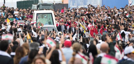 Libanon: Papst Leo XIV. feiert in Beirut Messe vor mehr als 100.000 Gläubigen