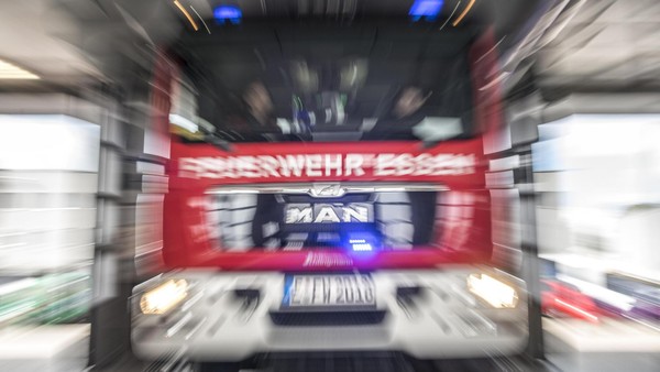 Böller auf Balkon verursacht Brand in Erdgeschosswohnung – Zwei Verletzte