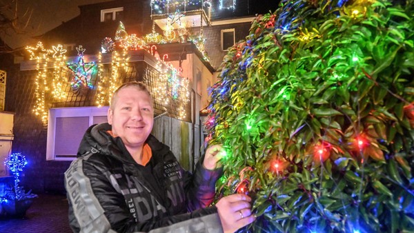 Familie Höhne verwandelt ihr Velberter Mehrfamilienhaus in ein Weihnachtswunder