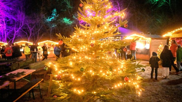 Wintermarkt am Bismarckturm in Velbert öffnet mit neuen Angeboten und viel Musik