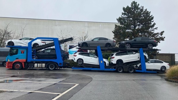 Schrott-Lkw aus Verkehr gezogen: TÜV Velbert entdeckt 18 Mängel an Zugmaschine