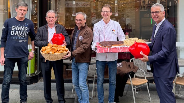 Mittelmann geht, neue Bäckerei aus Essen kommt in Velberts Sparkassengebäude